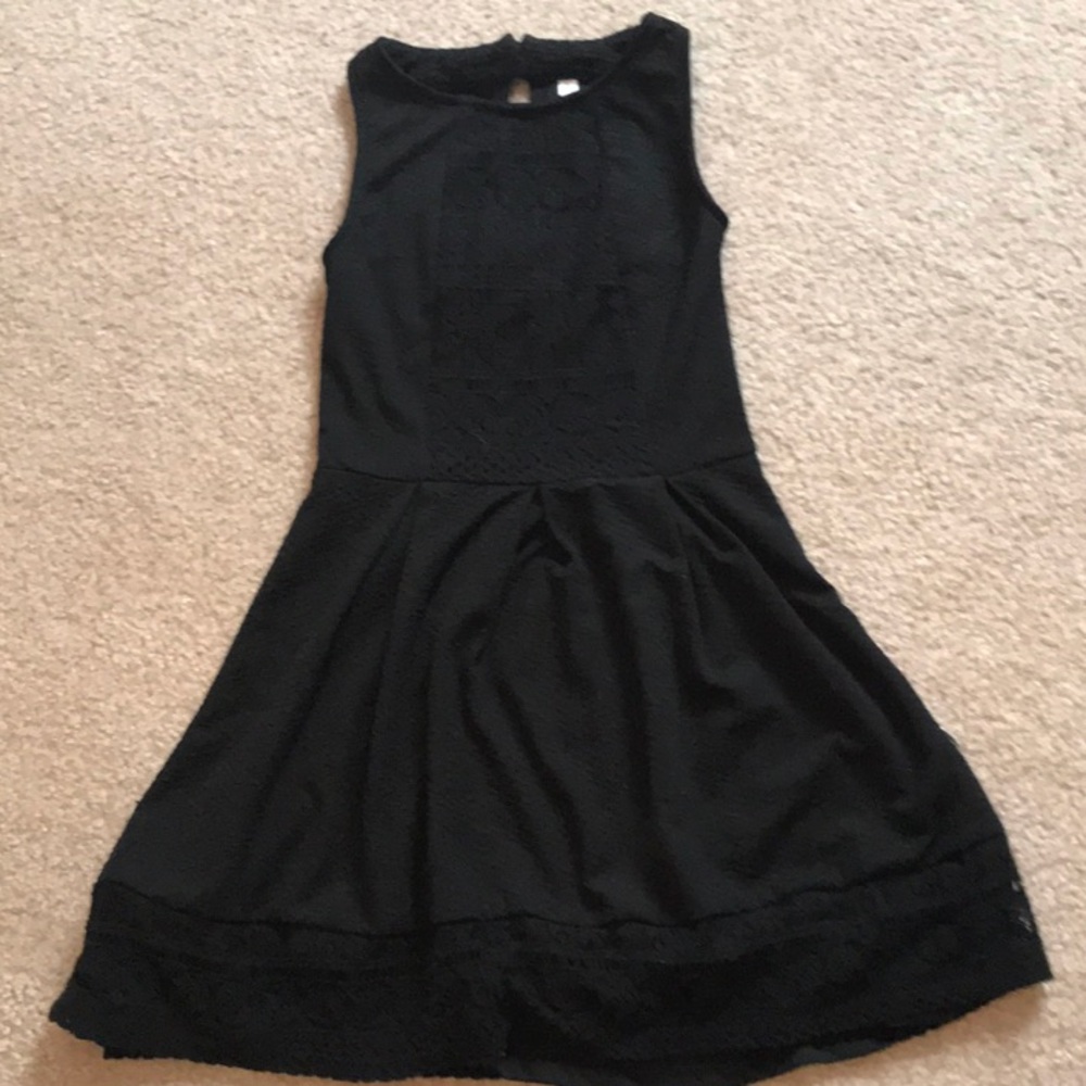 Super cute lace black dress